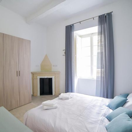 Ca1- City Central Apartment 1 Валета Екстериор снимка